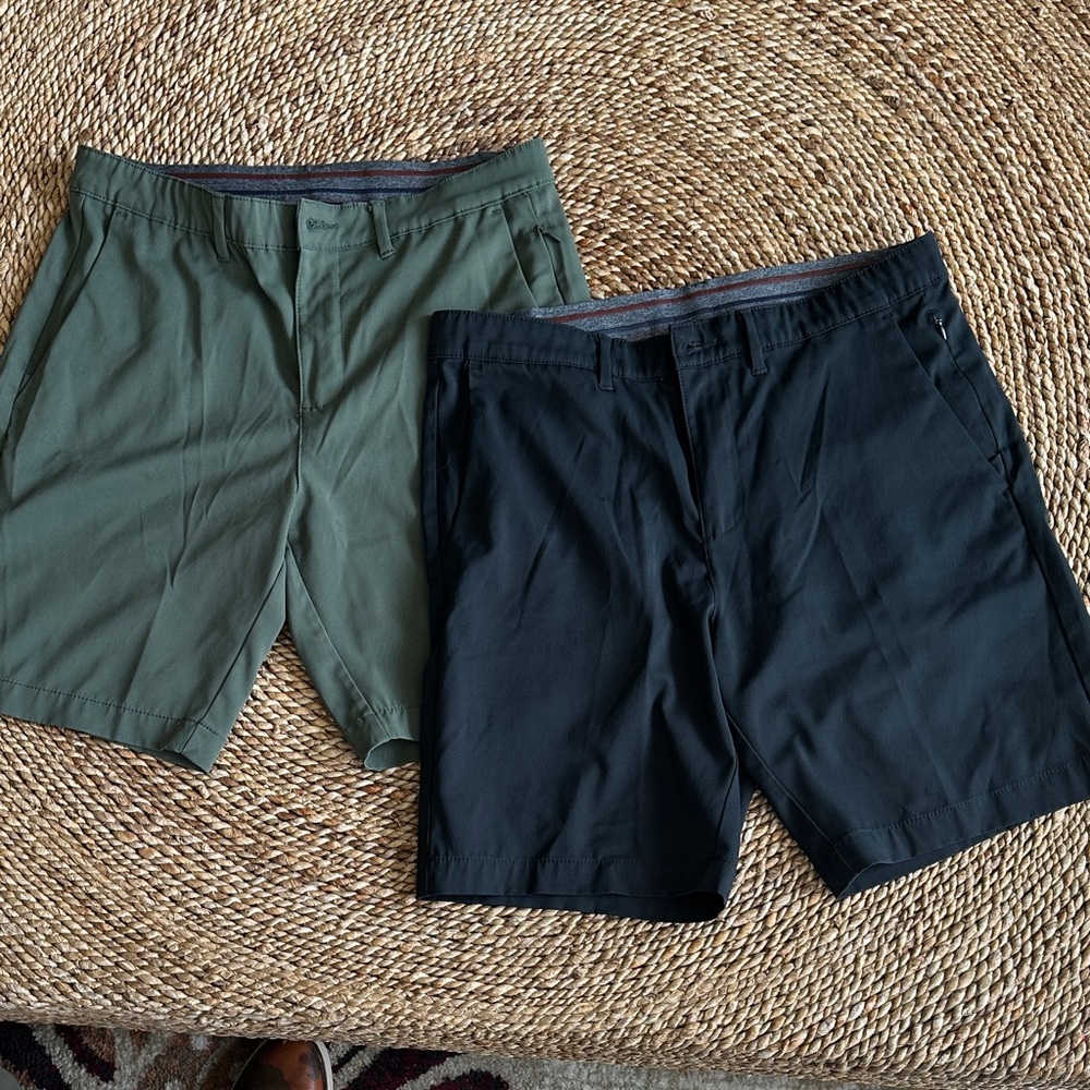 Jachs size 32 Green & Black Casual Shorts Set (lot of 2)